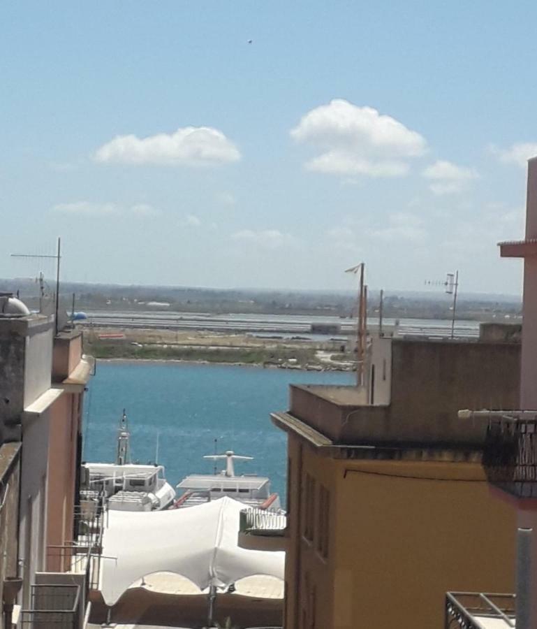 A Due Passi Dal Porto Apartment Trapani Luaran gambar